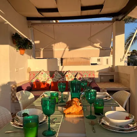 アパート South Of The Sun *