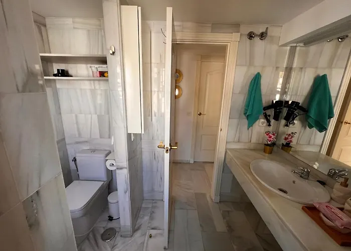 South Of The Sun شقة